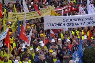 Odbory se bojí, že učitelé slibované platy nedostanou - Novinky